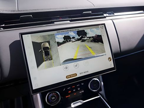 Used 2023 Land Rover Range Rover SE AWD/4WD image 18