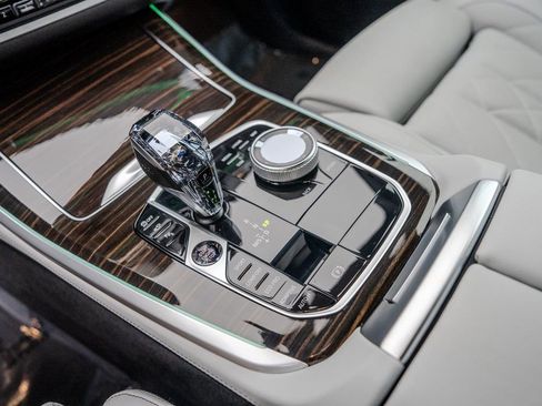 Used 2023 BMW X5 sDrive40i w/ Executive Package image 13