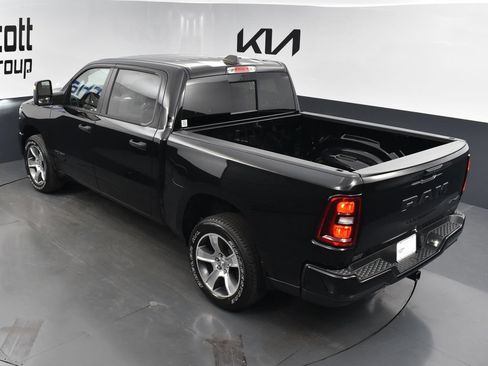 Used 2025 RAM 1500 Tradesman AWD/4WD image 12