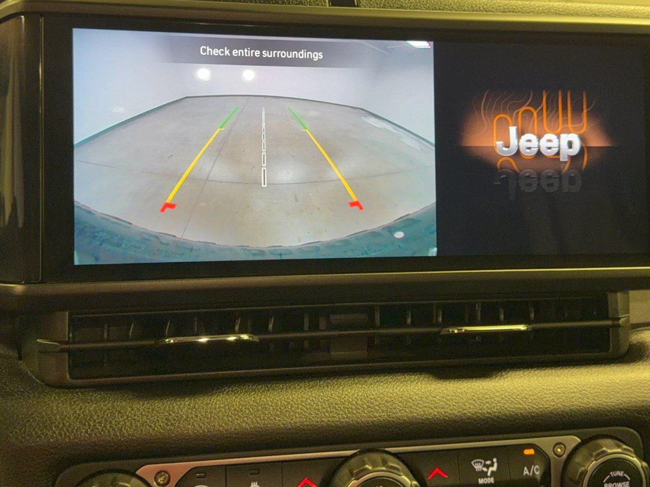 Used 2024 Jeep Wrangler Unlimited AWD/4WD image 24
