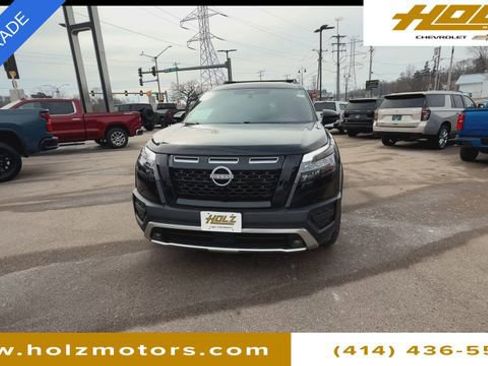 Used 2025 Nissan Pathfinder Rock Creek image 3
