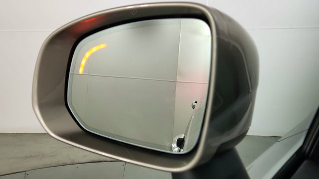 New 2026 Volvo XC90 T8 Plus w/ Protection Package Premier AWD/4WD image 15