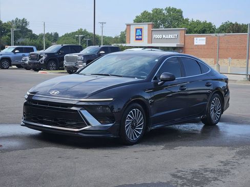 Certified 2024 Hyundai Sonata SEL FWD image 2