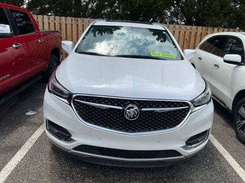 Used 2018 Buick Enclave Avenir w/ Avenir Technology Package FWD image 2