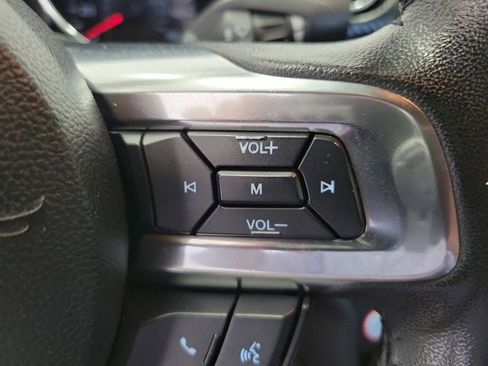 Used 2017 Ford Mustang Coupe RWD image 19