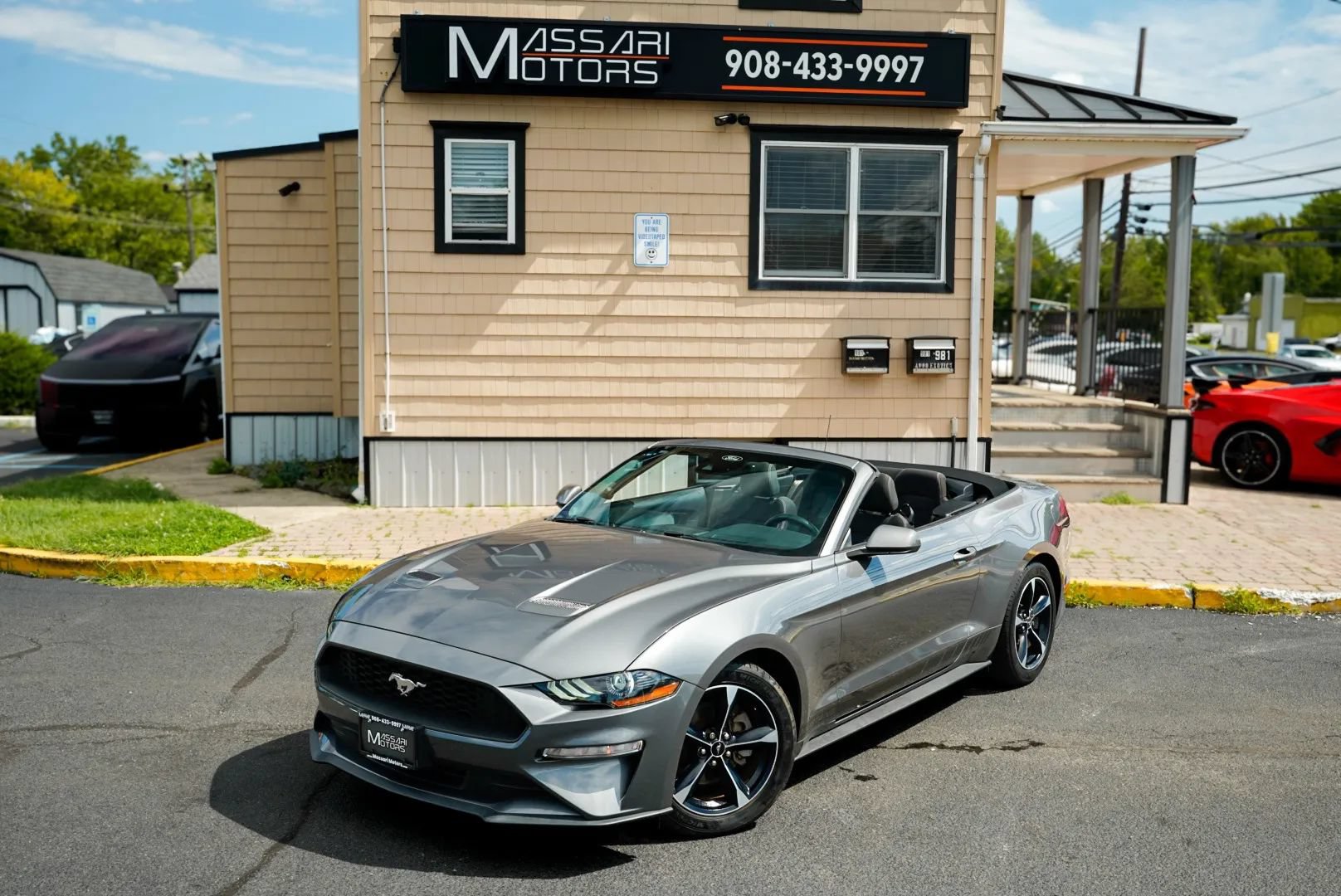 Used 2021 Ford Mustang Convertible RWD image 1