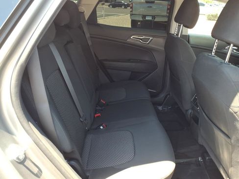 Used 2023 Kia Sportage LX FWD image 13
