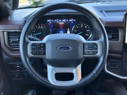 Used 2024 Ford Expedition Limited image 6