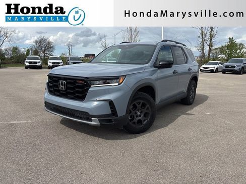 Used 2024 Honda Pilot TrailSport image 1