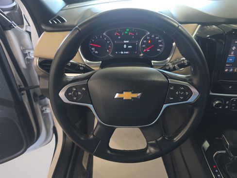 Used 2023 Chevrolet Traverse LT FWD image 14