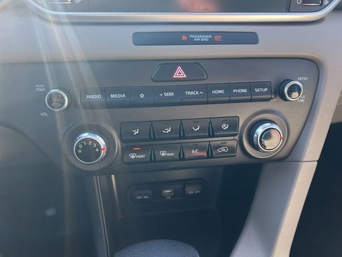 Certified 2022 Kia Sportage LX image 48