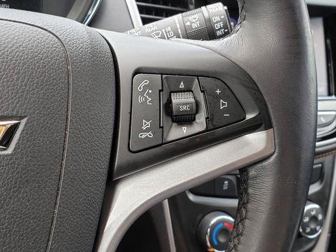 Used 2022 Chevrolet Trax LT w/ Driver Confidence Package AWD/4WD image 21