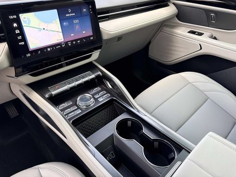 New 2026 Lincoln Nautilus Premier AWD/4WD image 25