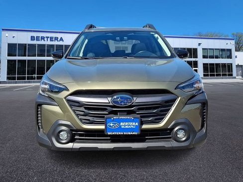 Used 2024 Subaru Outback Premium AWD/4WD image 2