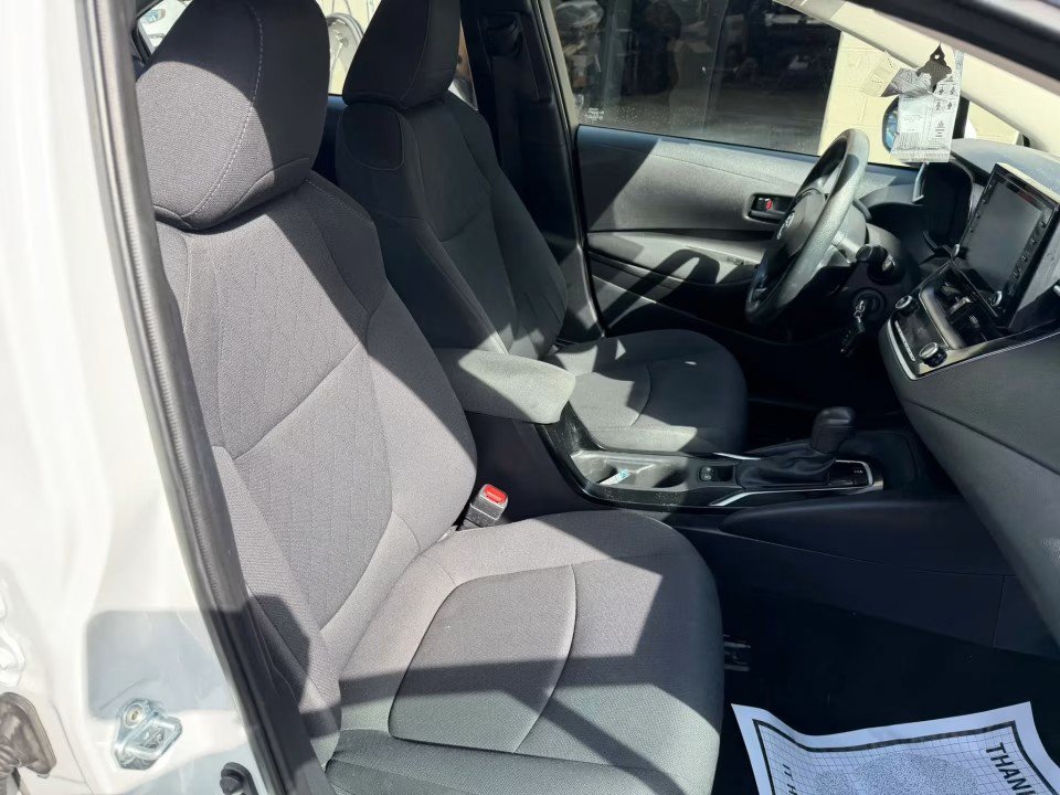 Used 2022 Toyota Corolla LE FWD image 21