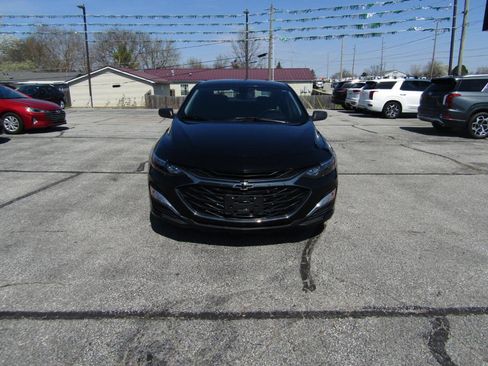 Used 2019 Chevrolet Malibu RS image 2