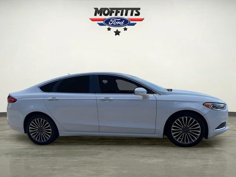 Used 2018 Ford Fusion SE w/ Fusion SE Technology Package FWD image 6