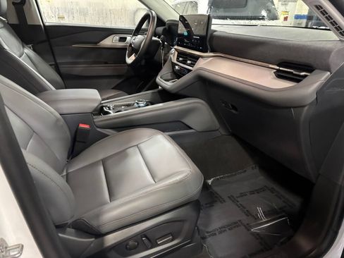 New 2026 Ford Explorer Active w/ Active Comfort Package image 13