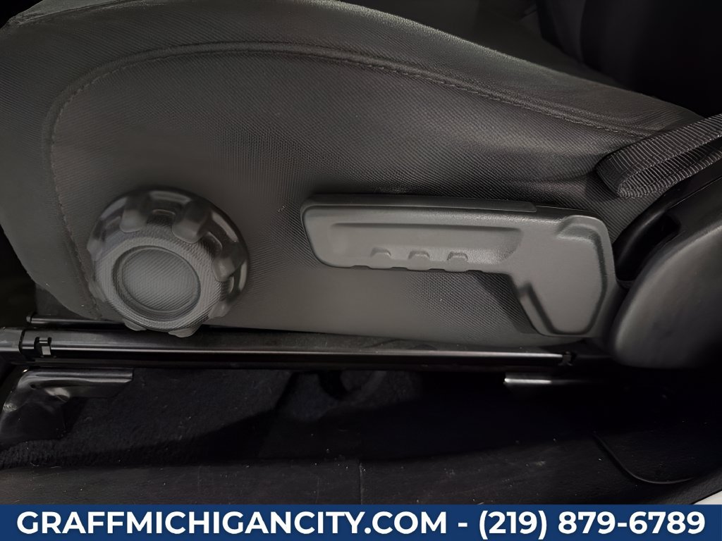 Used 2018 Jeep Wrangler Unlimited Sahara AWD/4WD image 27