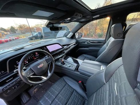 Used 2023 Cadillac Escalade V AWD/4WD image 24