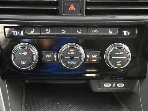 Used 2024 Volkswagen Jetta SE image 18