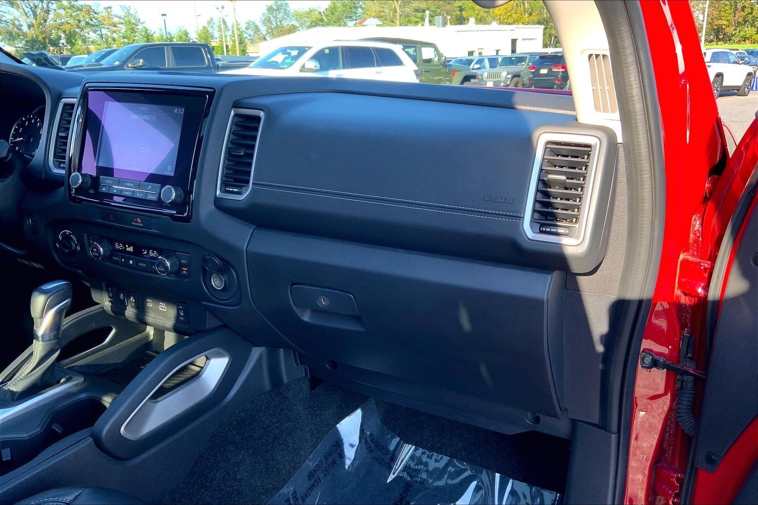 Used 2023 Nissan Frontier SV w/ SV Premium Package AWD/4WD image 17