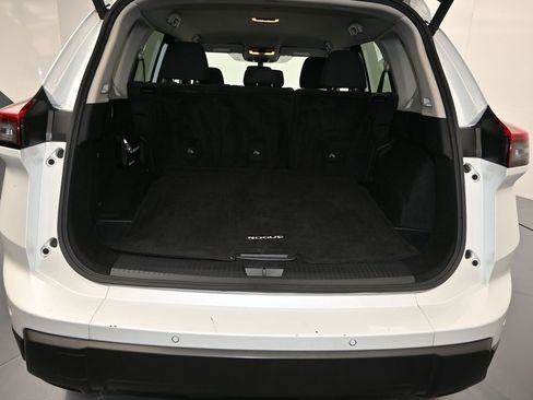 Certified 2024 Nissan Rogue SV image 26