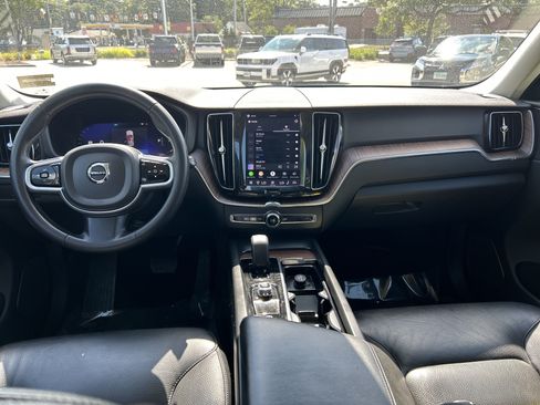Used 2023 Volvo XC60 B5 Plus w/ Climate Package AWD/4WD image 18