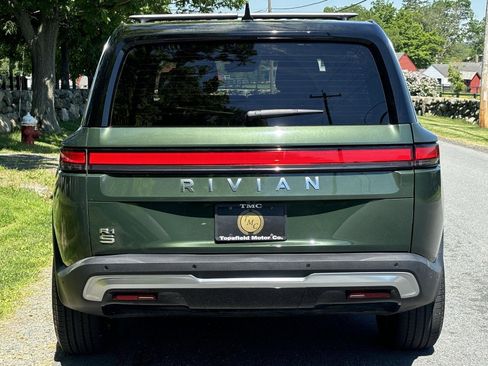 Used 2024 Rivian R1S Adventure AWD/4WD image 16