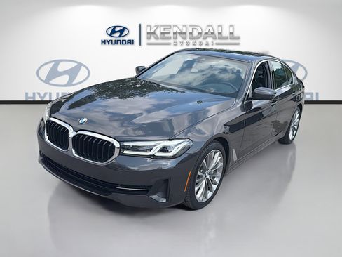 Used 2022 BMW 530i xDrive w/ Premium Package AWD/4WD image 3