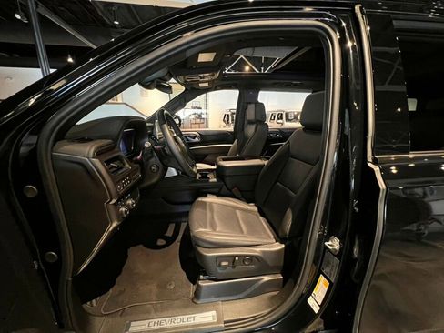 Used 2024 Chevrolet Suburban Z71 w/ Luxury Package image 16