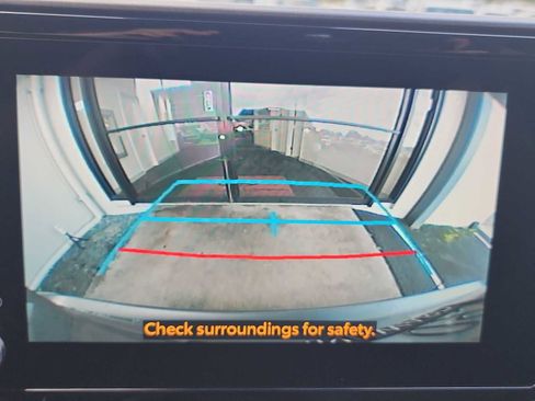 Used 2023 Toyota Highlander L image 18