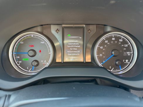 Used 2022 Toyota Venza image 11