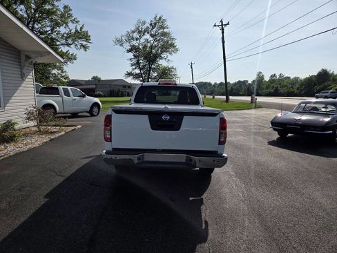 Used 2015 Nissan Frontier S image 6