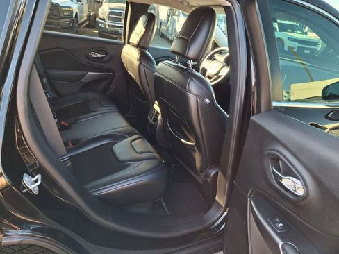 Certified 2019 Jeep Cherokee Latitude Plus image 20