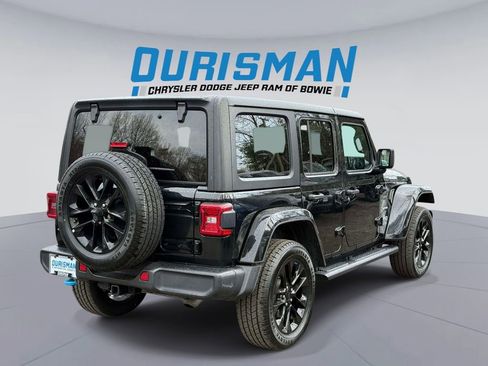 Used 2023 Jeep Wrangler Unlimited Sahara AWD/4WD image 2