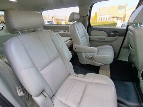 Used 2007 Chevrolet Suburban 2500 LT w/ LT Preferred Equipment Group image 48