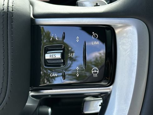 Used 2024 Land Rover Range Rover Long Wheelbase Autobiography AWD/4WD image 31