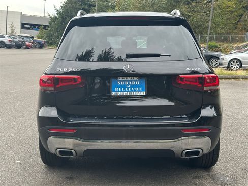 Used 2020 Mercedes-Benz GLB 250 4MATIC w/ Premium Package image 4