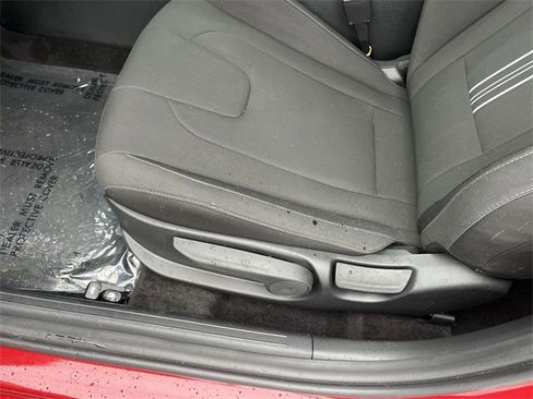 Used 2025 Hyundai Elantra Sport image 12