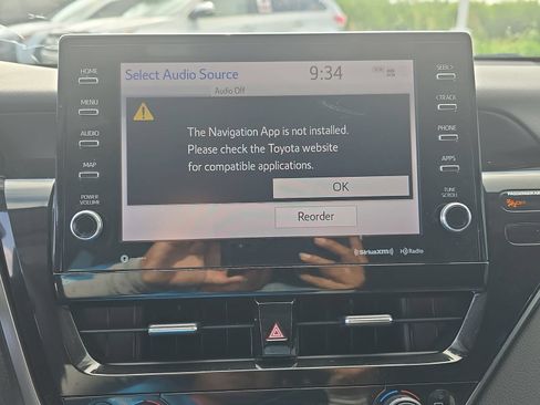 Used 2022 Toyota Camry XSE FWD image 19