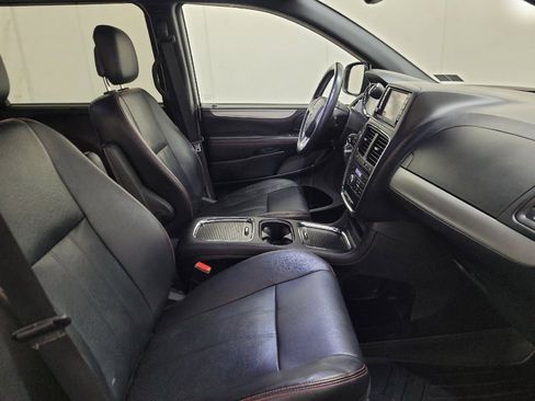 Used 2019 Dodge Grand Caravan GT FWD image 21
