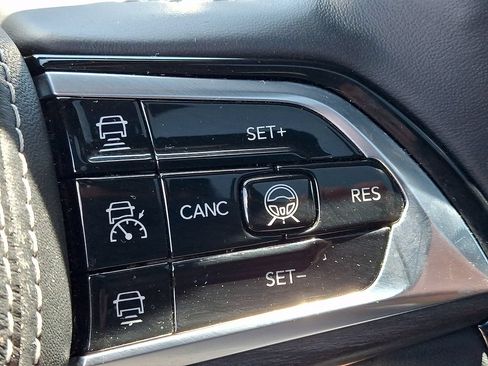 Used 2022 Jeep Grand Cherokee L Overland w/ Advanced Protech Group III AWD/4WD image 27