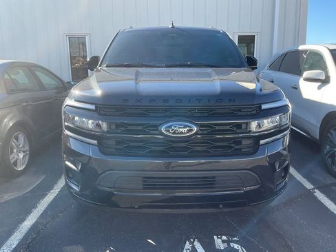 Used 2024 Ford Expedition Limited image 5