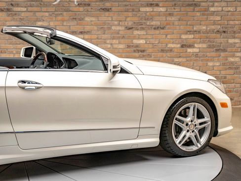Used 2011 Mercedes-Benz E 550 Cabriolet image 10