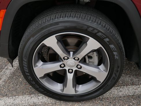 Used 2023 Jeep Grand Cherokee 4WD 4xe image 15