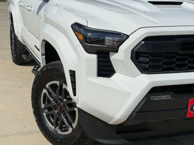 Used 2024 Toyota Tacoma TRD Sport AWD/4WD image 5