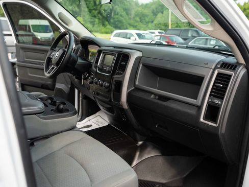 Used 2017 RAM 1500 Express AWD/4WD image 16