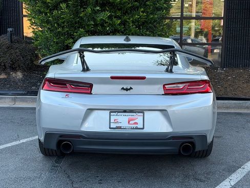 Used 2018 Chevrolet Camaro LT RWD image 14