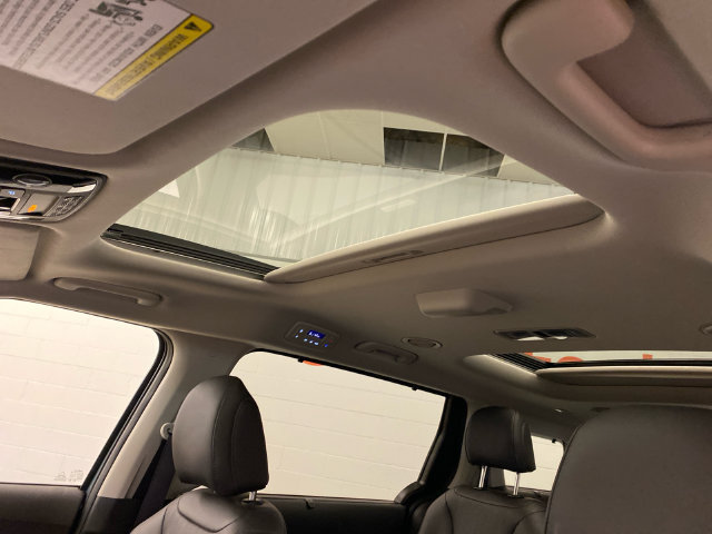 Used 2026 Kia Carnival SX w/ SX Dark Edition Package FWD image 24